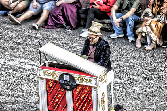 SimplyHDR659826336